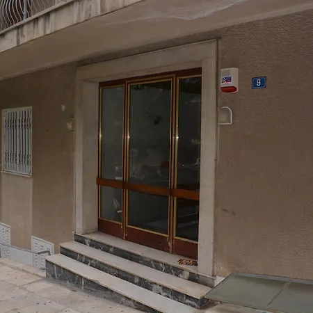 Cosy Pinotsi Apartment *